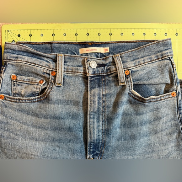 LEVIS Ribcage Bell - Picture 5 of 8